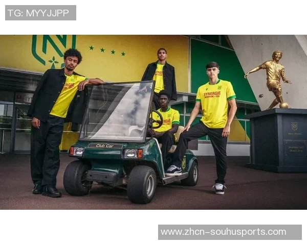 足球服装的时尚潮流与运动性能完美结合的探讨与分析