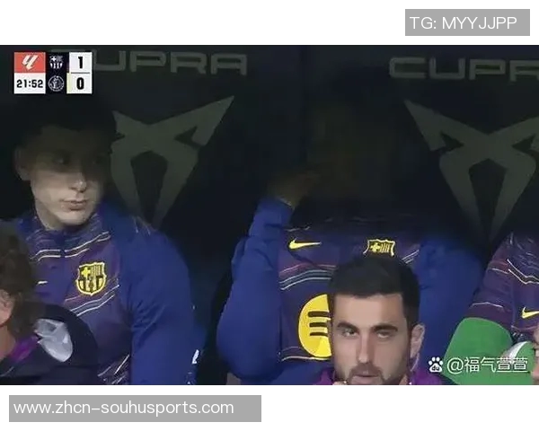 欧冠决赛巴萨与曼联巅峰对决回顾与精彩瞬间分析 欧冠决赛巴萨与曼联巅峰对决回顾与精彩瞬间分析